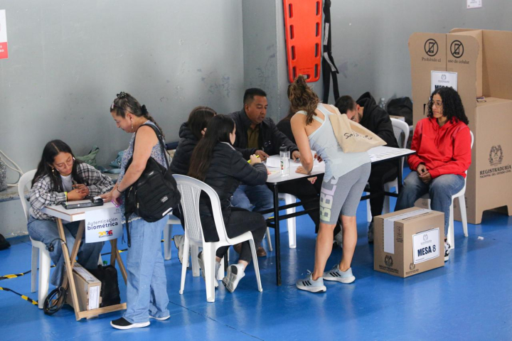 Recorrido por puestos de votación en Manizales por las elecciones a la Presidencia de Colombia. 