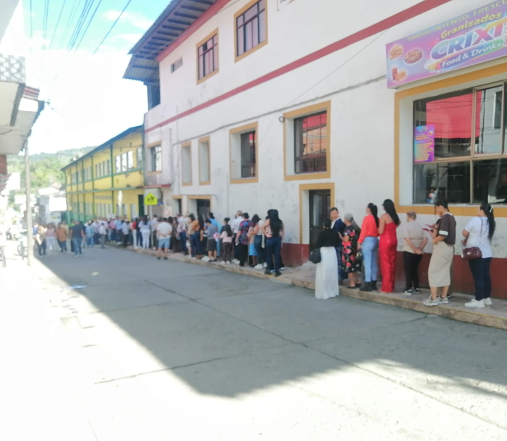 Puesto de votación de la Institución Educativa San Agustín en Samaná (Caldas).