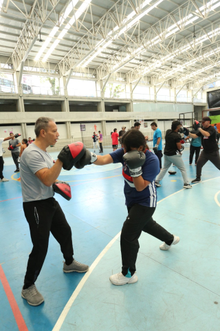 La Universidad de Caldas tiene una amplia oferta, el boxeo es una de ellas y de las más completas para el físico.