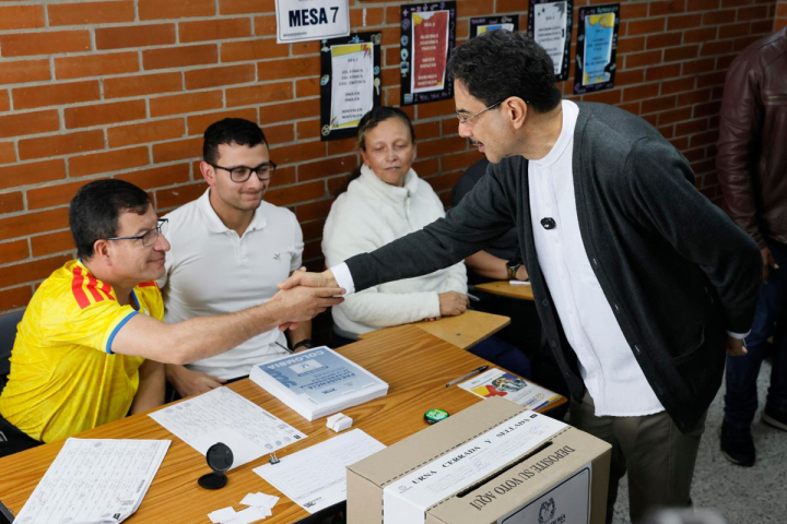 Iván Cepeda votó en Bogotá