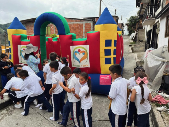 Durante la celebración del Mes de la Niñez en Aranzazu (Caldas).