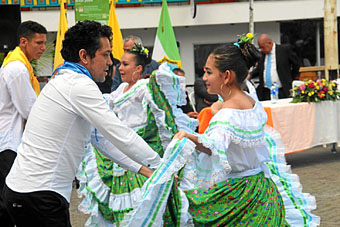 La celebración contó con la muestras artísticas de baile.