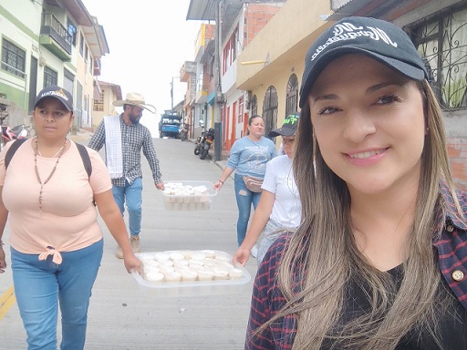 Pasaron por firmas Foto|Tomada de Facebook|LA PATRIA