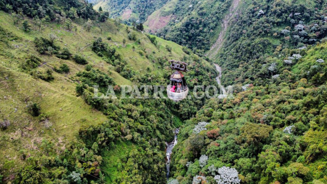 La góndola quedó colgando sobre 230 metros del Río Molinos, proveniente de Nevado del Ruiz.