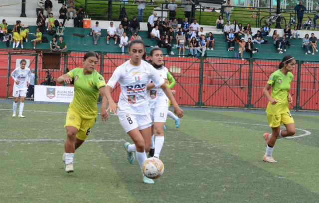 El duelo cafetero enfrentó a los campeones de las dos primeras ediciones de la Copa LA PATRIA. Esta vez, las risaraldenses vencieron 2-1 a Once Caldas MFC.