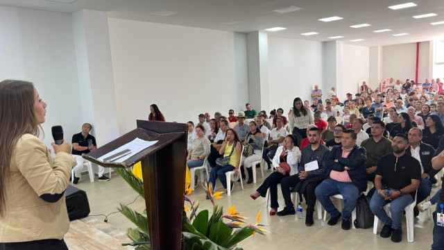 Auditorio del Centro Comunitario Cacique Ocuzca en Anserma durante su inauguración. (Foto |Albeiro Rudas | LA PATRIA)