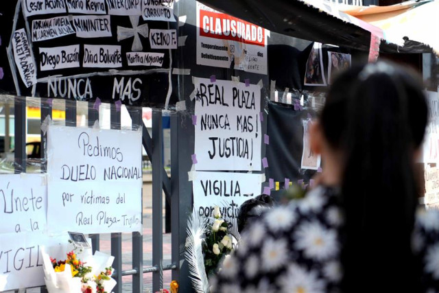 Perú despidió con un homenaje a las seis personas que murieron por el desplome parcial del techo de un centro comercial en Trujillo,