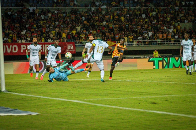 Amague de pelea en una tribuna de Pereira Foto | Tomada del Deportivo Pereira | LA PATRIA