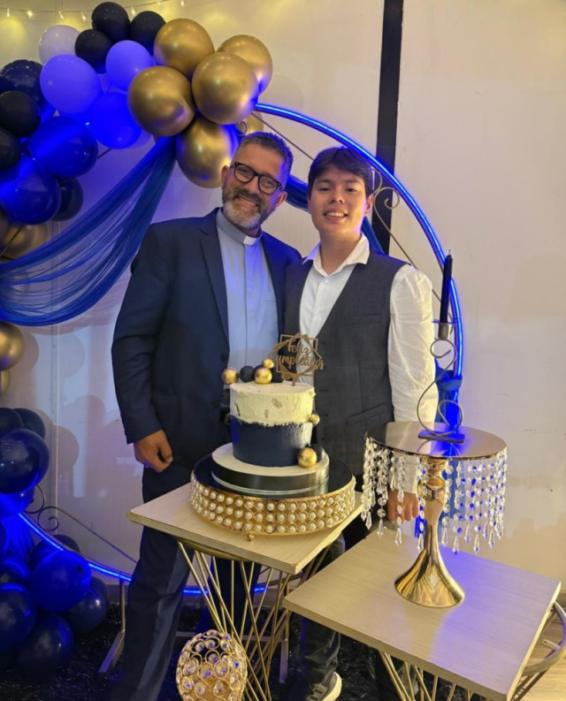 El padre Jesús Aldery Franco, tío materno de Andrés Felipe, fue el gran referente que el joven tenía para su vida. Lo veía incluso como su segundo papá. Le decía que, cuando él llegara a la vejez, lo iba a cuidar para que no estuviera solo. Fue este sacerdote quien se encargó de oficiar las exequias de su sobrino, en la parroquia del Niño Jesús de Praga, en Manizales.