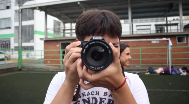 La pasión de Andrés Latorre por la fotografía surgió desde que estudiaba en el colegio, la I. E. La Asunción.