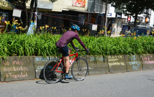 La Sociedad Caldense de Ingenieros y Arquitectos propone mantener la ciclobanda actual y realizar intervenciones de menor alcance.