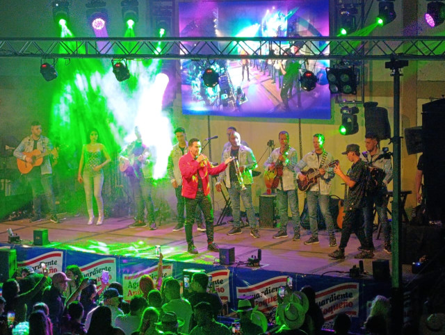 Jhonny Rivera en su concierto en Aguadas (Caldas). Foto | Jorge Hernán Ramírez
