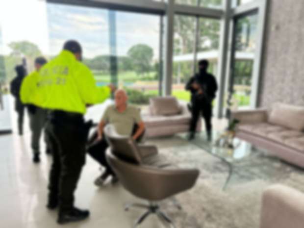 Alias Toro o Paisa. Alias Toro o Paisa.