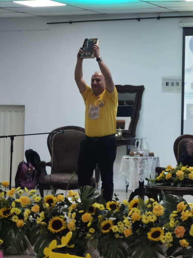 Gabriel García Márquez impacta a primera vista en Manizales: alumnos leyeron Cien años de soledad en 24 horas Lectura de Cien años de soledad en 24 horas en el colegio San Pío X