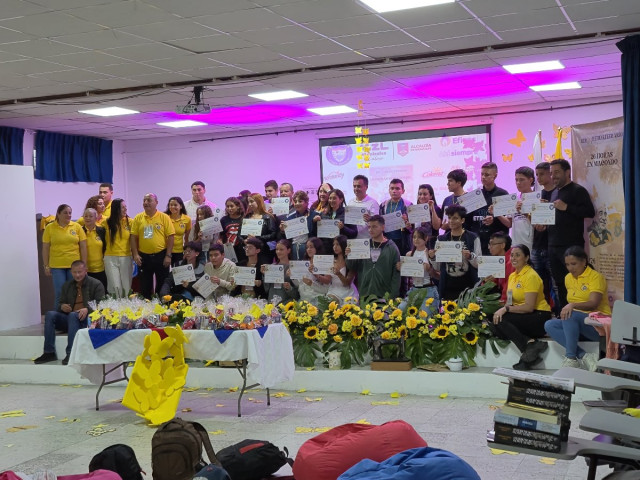 Gabriel García Márquez impacta a primera vista en Manizales: alumnos leyeron Cien años de soledad en 24 horas Lectura de Cien años de soledad en 24 horas en el colegio San Pío X