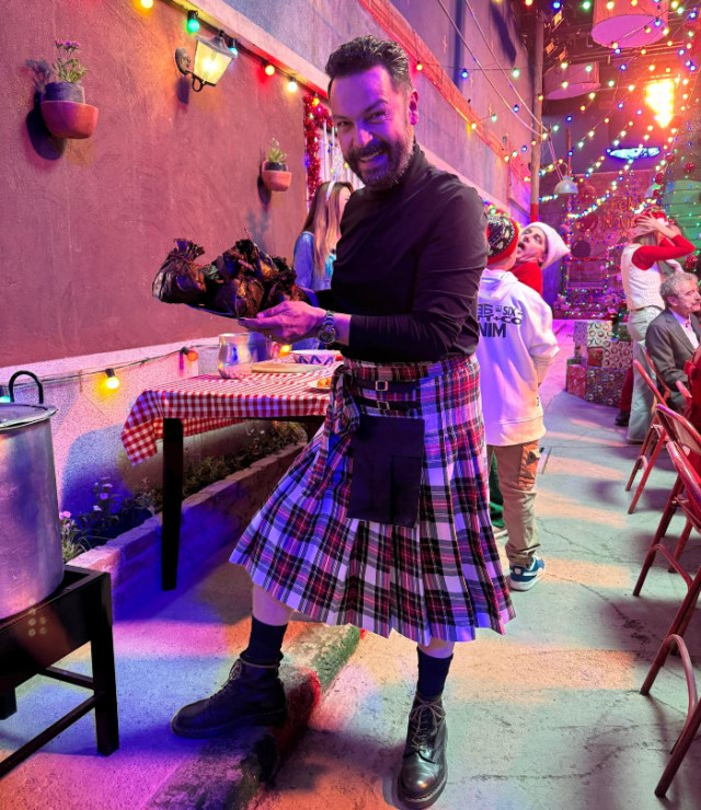 Foto | Cortesía Andrés López | LA PATRIA Andrés López, presentador y periodista, usa faldas. Considera que es algo natural y que lo ocurrido con Leandro es algo deplorable.