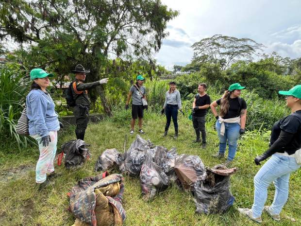 Se unieron integrantes de la Veeduría Ambiental, funcionarios de la Chec, operarios de Emas, representantes de la Alcaldía y uniformados.