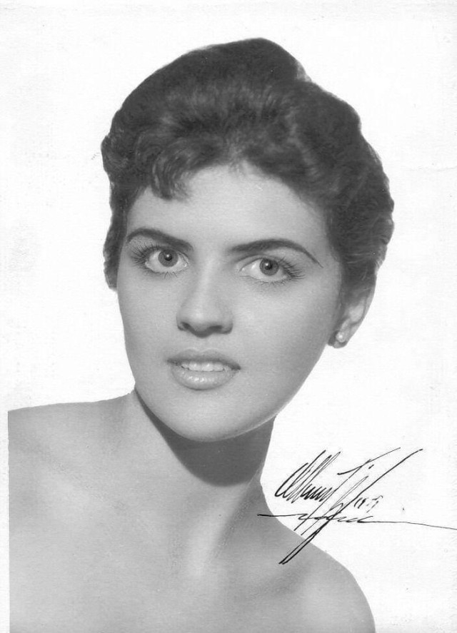 Martha Lucía Gómez Echeverri nació el 24 de agosto de 1938. Martha Lucía Gómez Echeverri nació el 24 de agosto de 1938.