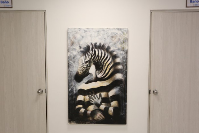 Hospital de Caldas: Los pasillos se llenan de pinturas hasta llegar al cuarto piso para observar la exhibición Retrospectiva en polifonía.