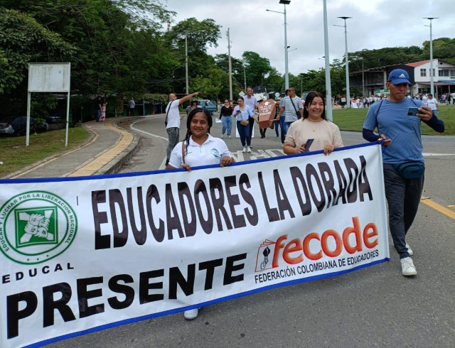 Marcha docentes en La Dorada