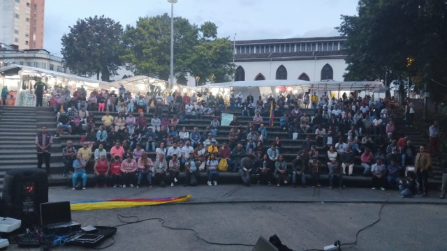 Asistencia de vendedores informales al parque Ernesto Gutiérrez.