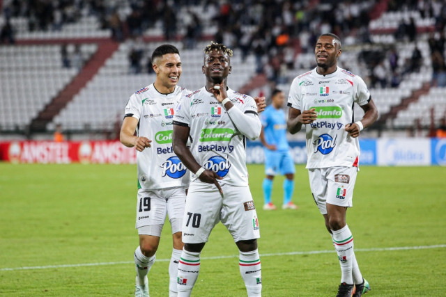 Otro de los nuevos, Déinner Quiñones (centro), selló el 7-0 global con un golazo. Otro de los nuevos, Déinner Quiñones (centro), selló el 7-0 global con un golazo.