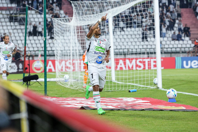 Michael Barrios anotó su segundo gol en la presente Copa Sudamericana. El primero lo hizo en la ronda preliminar, ante Millonarios, para darle la clasificación al Blanco a la fase de grupos. Michael Barrios anotó su segundo gol en la presente Copa Sudamericana. El primero lo hizo en la ronda preliminar, ante Millonarios, para darle la clasificación al Blanco a la fase de grupos.
