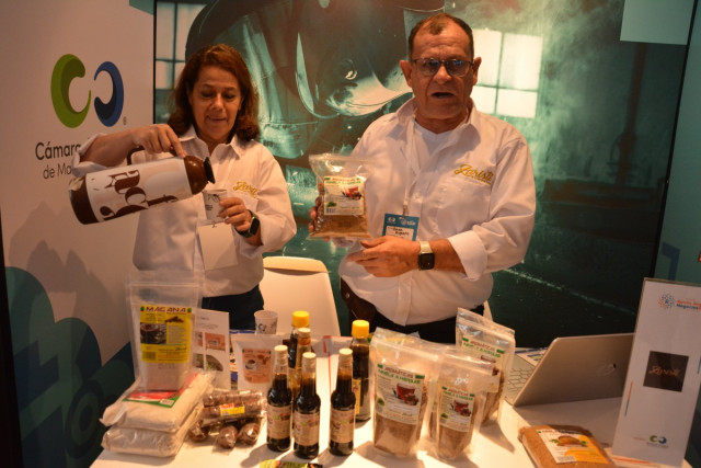 Beatriz Aristizábal Agudelo y Carlos Augusto Zapata Cortés dueño de Zaristi Alimentos