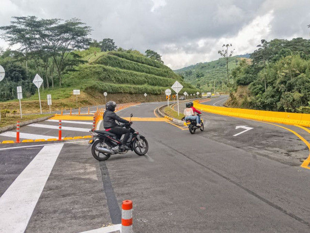 Fue habilitado el retorno en el sector del cruce de Guayabal de Chinchiná, en sentido de ida a Santa Rosa de Cabal (Risaralda). Esa Y o intersección, en ese punto de la doble calzada entre Manizales y Pereira, se hacía necesaria debido al peligro que representaba hacer ese cruce prohibido. Las obras las empezaron a mediados de mayo pasado.