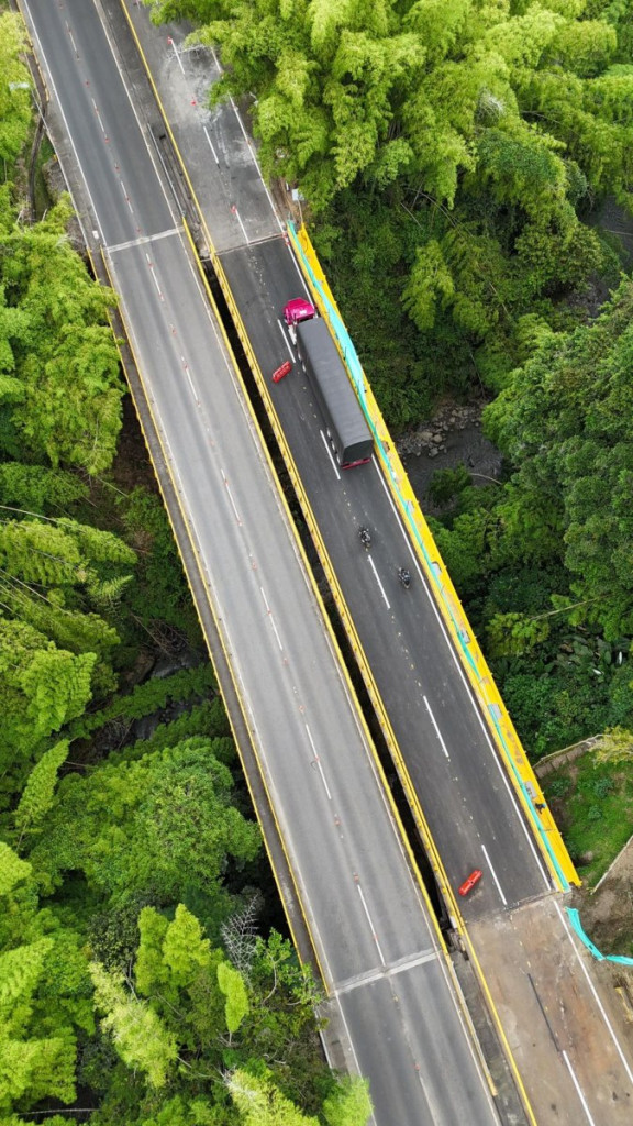 Eje Cafetero: reabrieron un puente de 60 metros entre Manizales y Pereira, así se ve; llevaba 22 meses cerrado La movilidad entre Manizales y Chinchiná también se beneficia con el regreso del puente El Rosario.
