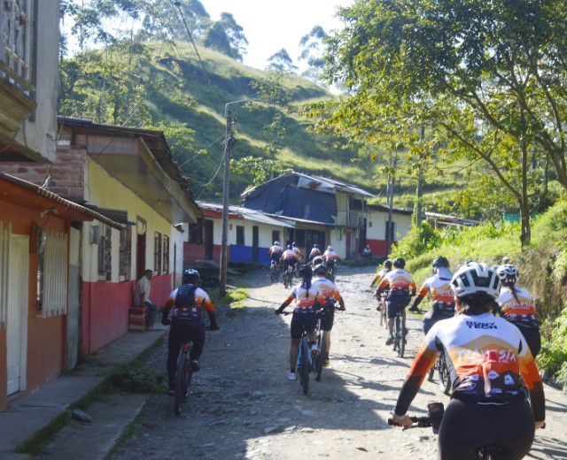 “Contamos con participantes entre los 14 y los 82 años, lo cual demuestra que el deporte une generaciones y rompe barreras”, afirmó Wilson Achury, gerente de Belief Marketing, entidad organizadora del evento en alianza con Bodytech y con el apoyo de aliados como LA PATRIA.
