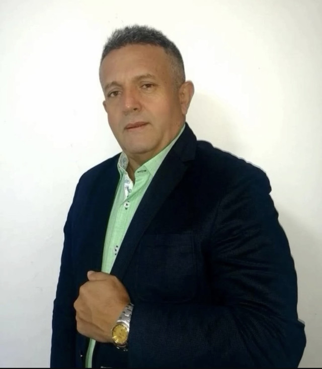 Regresa a Educación