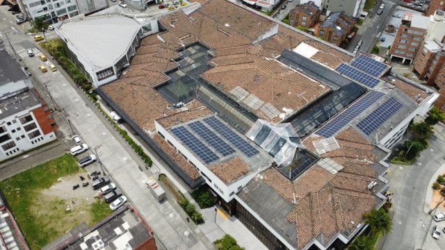 Vista aérea del centro comercial Sancancio, de Manizales.