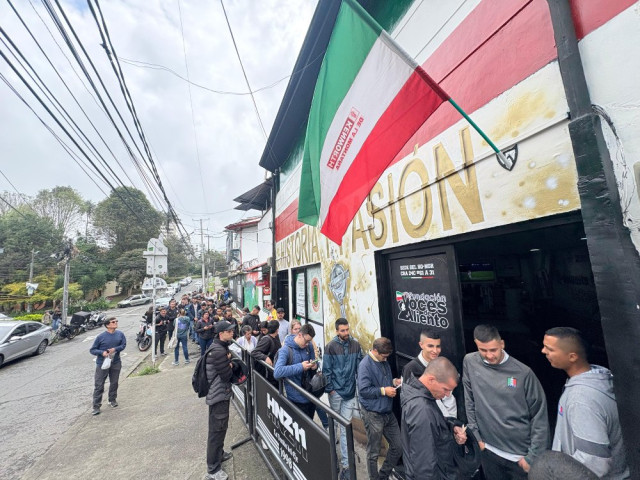 En la sede de Holocausto Norte, en el barrio La Estrella de Manizales, se venden las boletas para ingresar a la tribuna Norte del Palogrande. En la sede de Holocausto Norte, en el barrio La Estrella de Manizales, se venden las boletas para ingresar a la tribuna Norte del Palogrande.