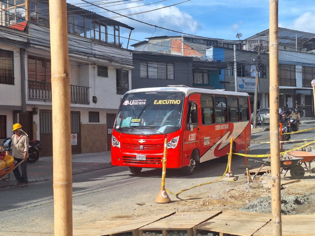 Manizales: ilusiones y sacrificios de un nuevo bulevar comercial, así cambian el sector | Al Frente de Obra En la vía se aplicaría concreto flexible de ocho centímetros.