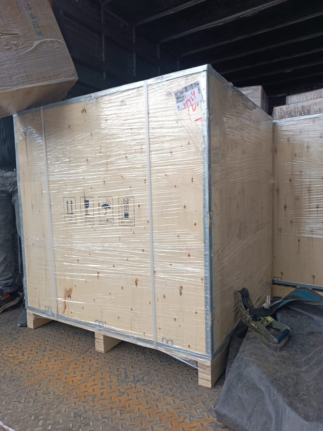 Llegada de la nueva pantalla led al estadio Palogrande de Manizales.