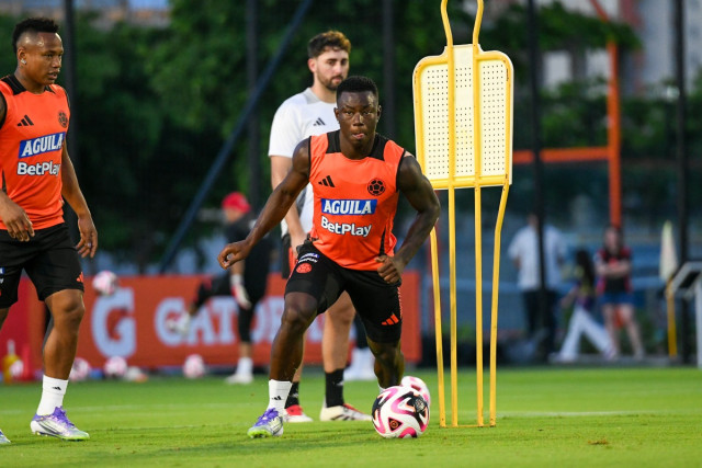 Jáminton Campaz y Marino HInestroza, en el entrenamiento del sàbado (6 de septiembre).