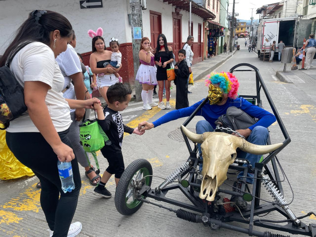 Entregar dulces es tradición
