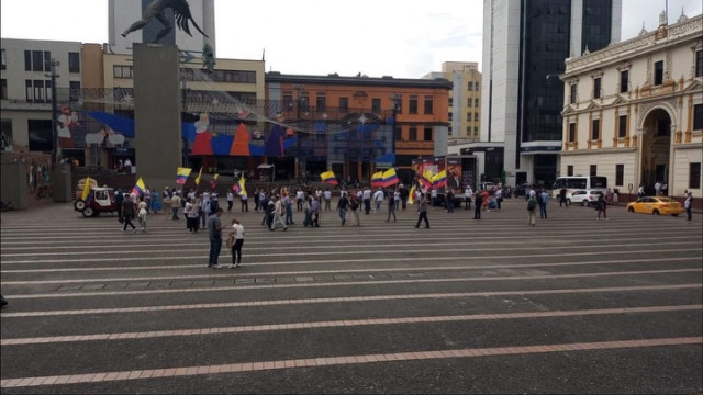 La ‘firmatón’ de De la Espriella