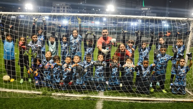 La portería es su aliada. Ellos son los guardametas de la escuela Pasión del Arco, que maneja un tope de 60 alumnos para garantizar la calidad del proceso. La inscripción cuesta $60.000 y la mensualidad $85.000. Los interesados pueden encontrarlos en Instagram y TikTok como Pasión por el Arco Manizales o comunicarse al 319 305 9609.