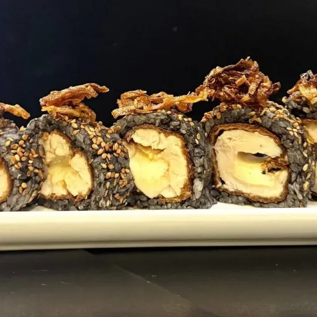 Black Golden Maki, de Sakura