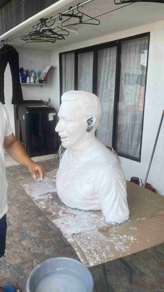 El presupuesto del muñeco calcula John Mario que puede ser entre cuatro y cinco millones de pesos y lo empezaron a realizar desde octubre.