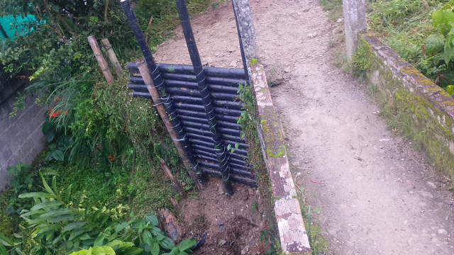 Construyen trinchos para mitiga riesgo en puente de Pácora