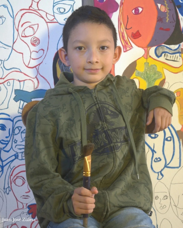 Conozca la historia de Juan José Zuleta, el pequeño artista de 9 años que ya tiene sus obras en una galería