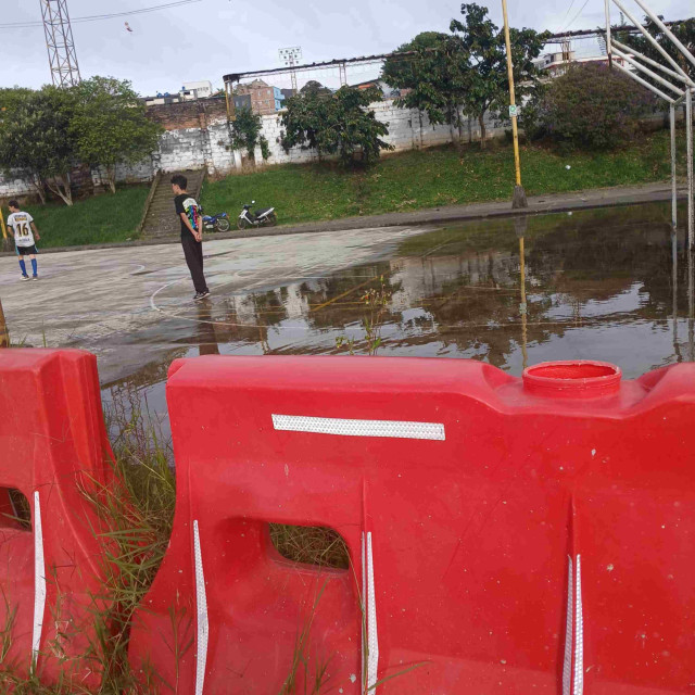 Instalarán luminarias LED y también paneles solares.