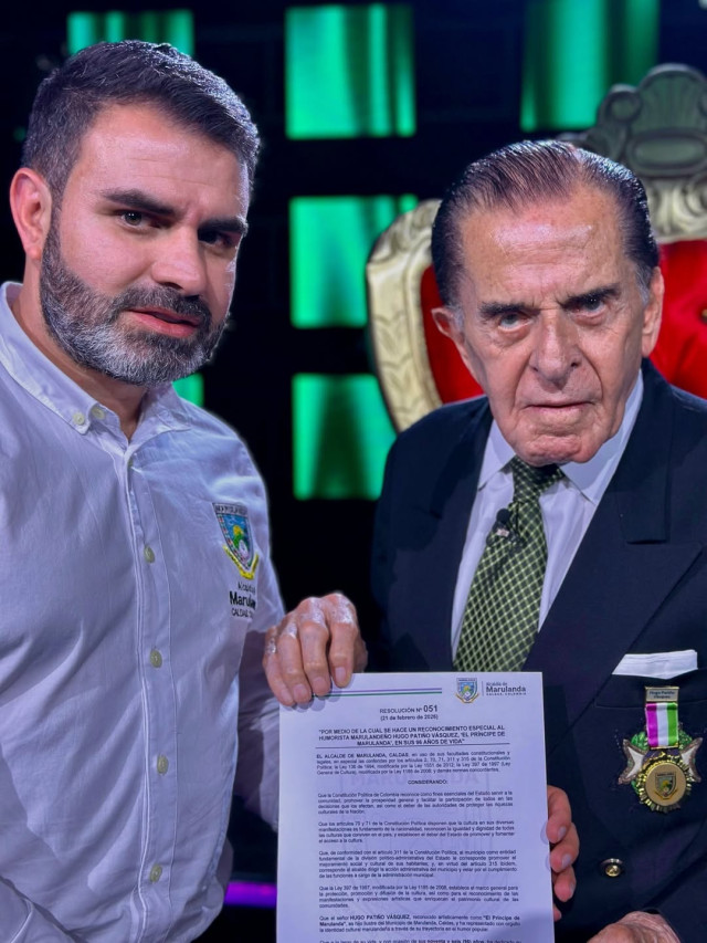 Así sorprendieron en Sábados Felices al humorista Hugo Patiño, el “Príncipe de Marulanda”