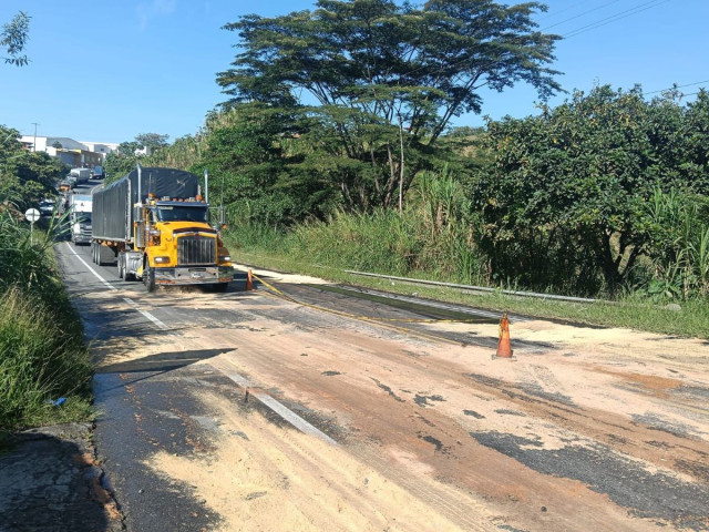 Dos explosiones en una bodega que se dedicaba a la reutilización de aceites quemados en el municipio de Dosquebradas alertaron a la comunidad en la madrugada de este viernes. 