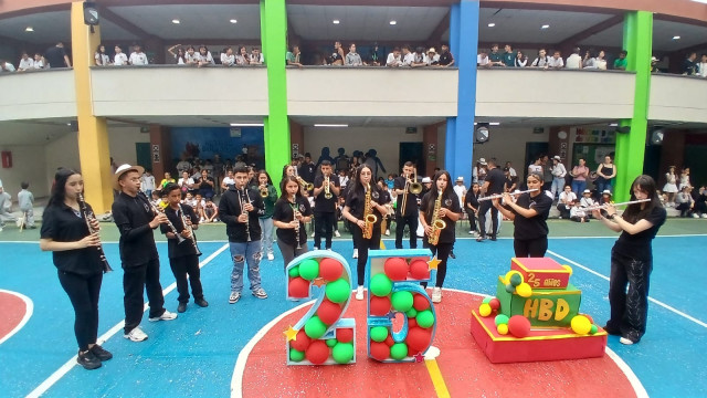 Los instrumentos de viento llenaron todos los espacios con la alegría de sus notas