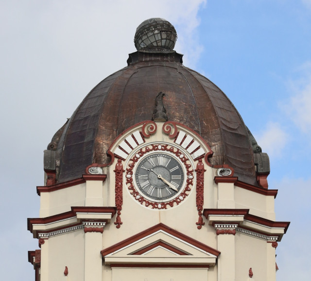 Reloj de la Universidad Autónoma de Manizales. El próximo 21 de diciembre cumplirá 99 años de funcionamiento. Actualmente si funciona.