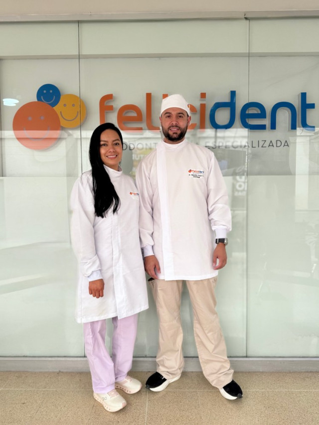 Valentina Garzón y Sebastián Duque, odontólogos especialistas de Felicident.